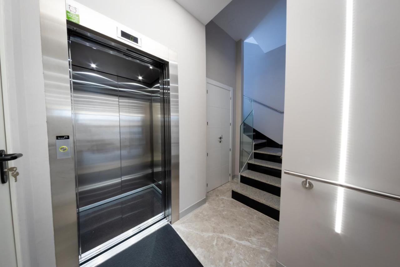 Apartamentos Palacio De Yolanda Zamora Luaran gambar